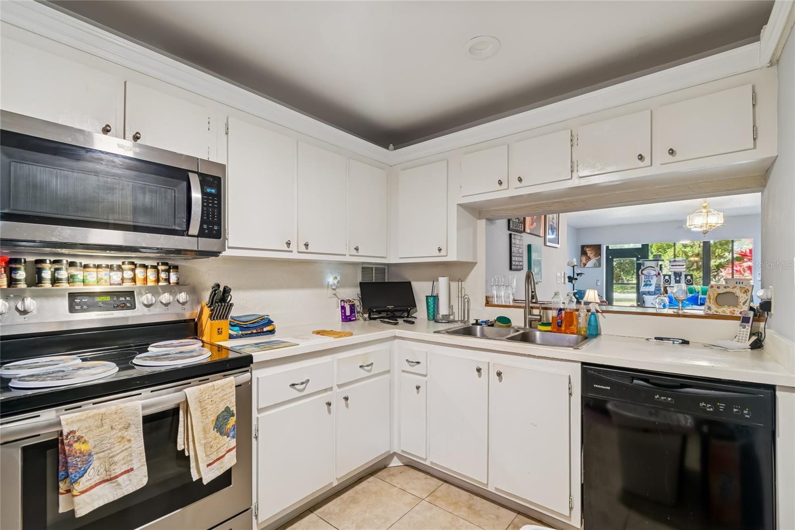2679 Sabal Springs Circle, FL