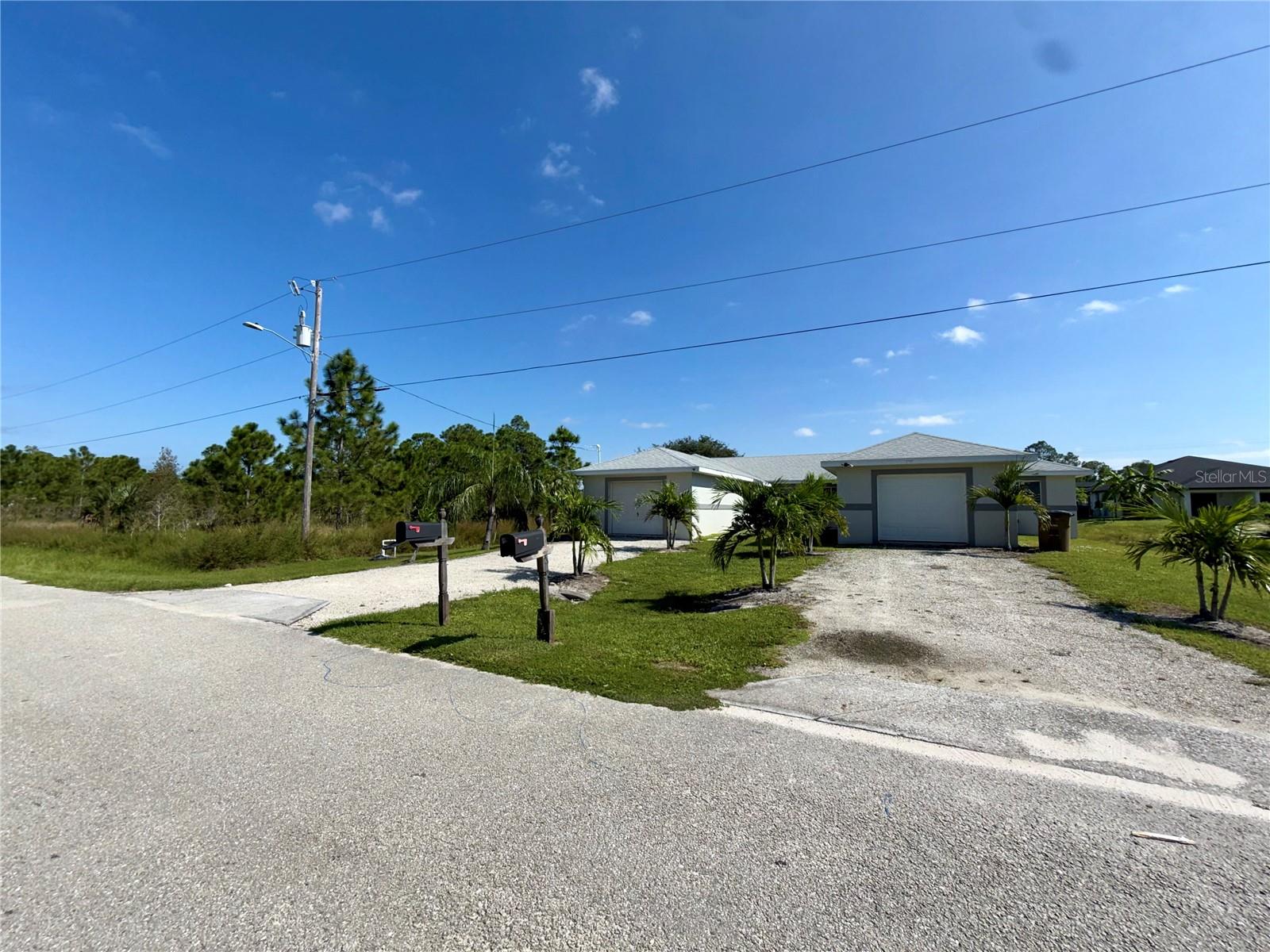 777-779 Bedford Dr, FL