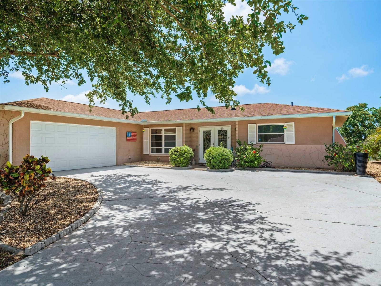 1260 Lakeside Drive, FL
