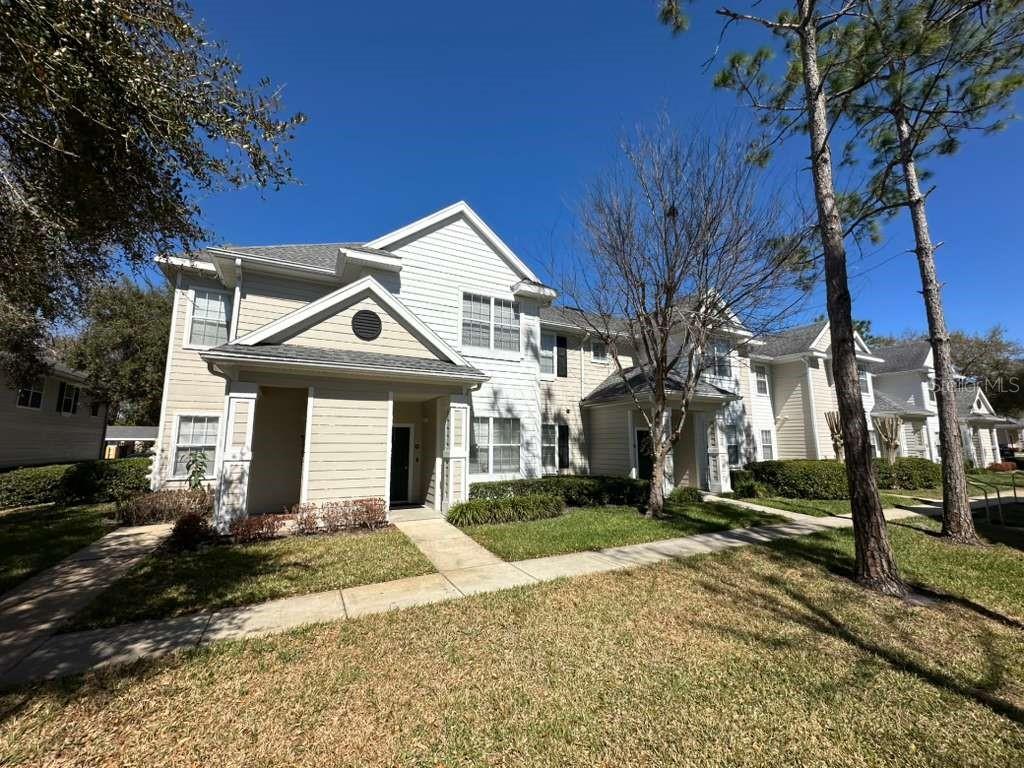225 Southern Pecan Cir #208, FL