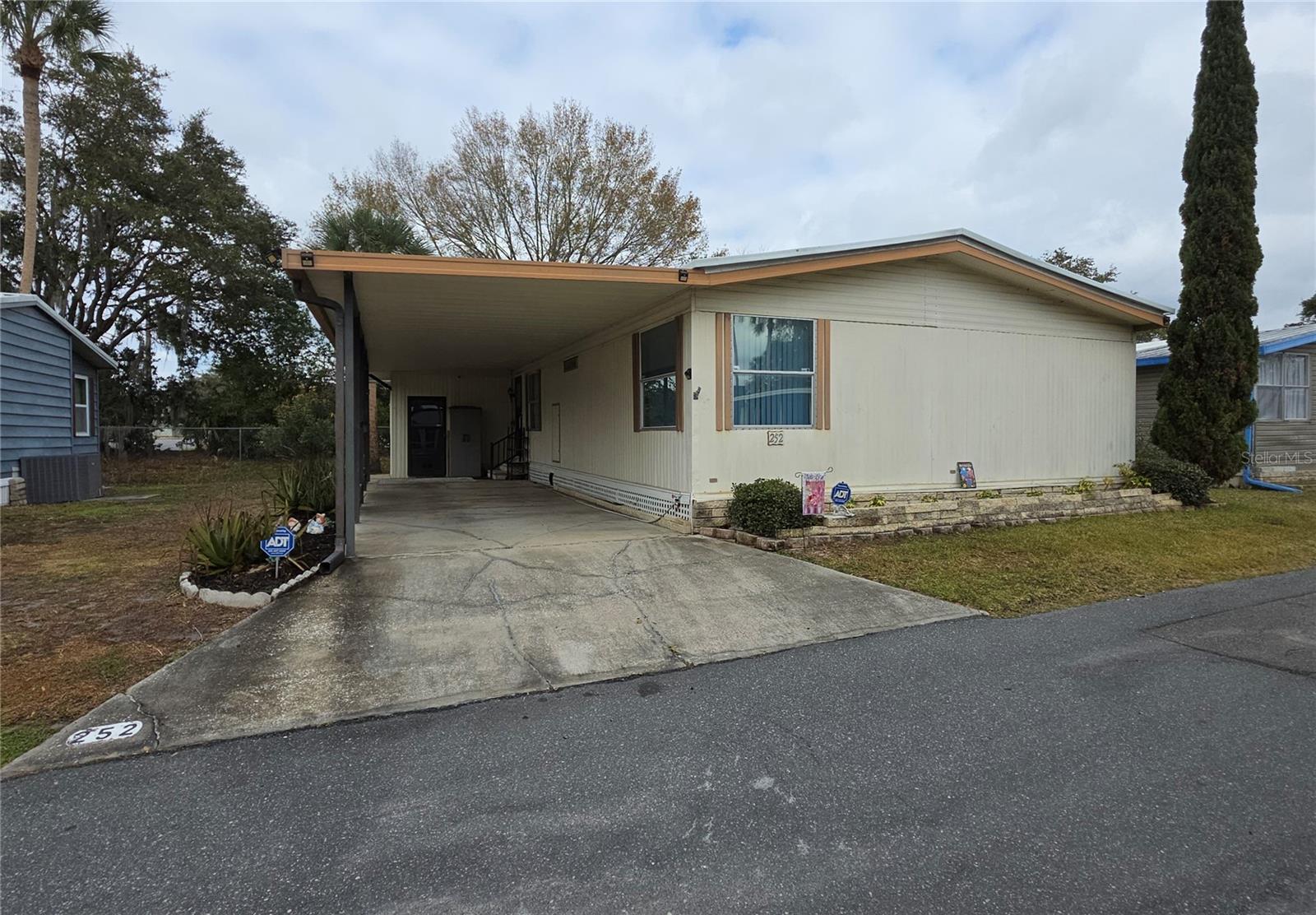 252 Pinewood Dr, FL