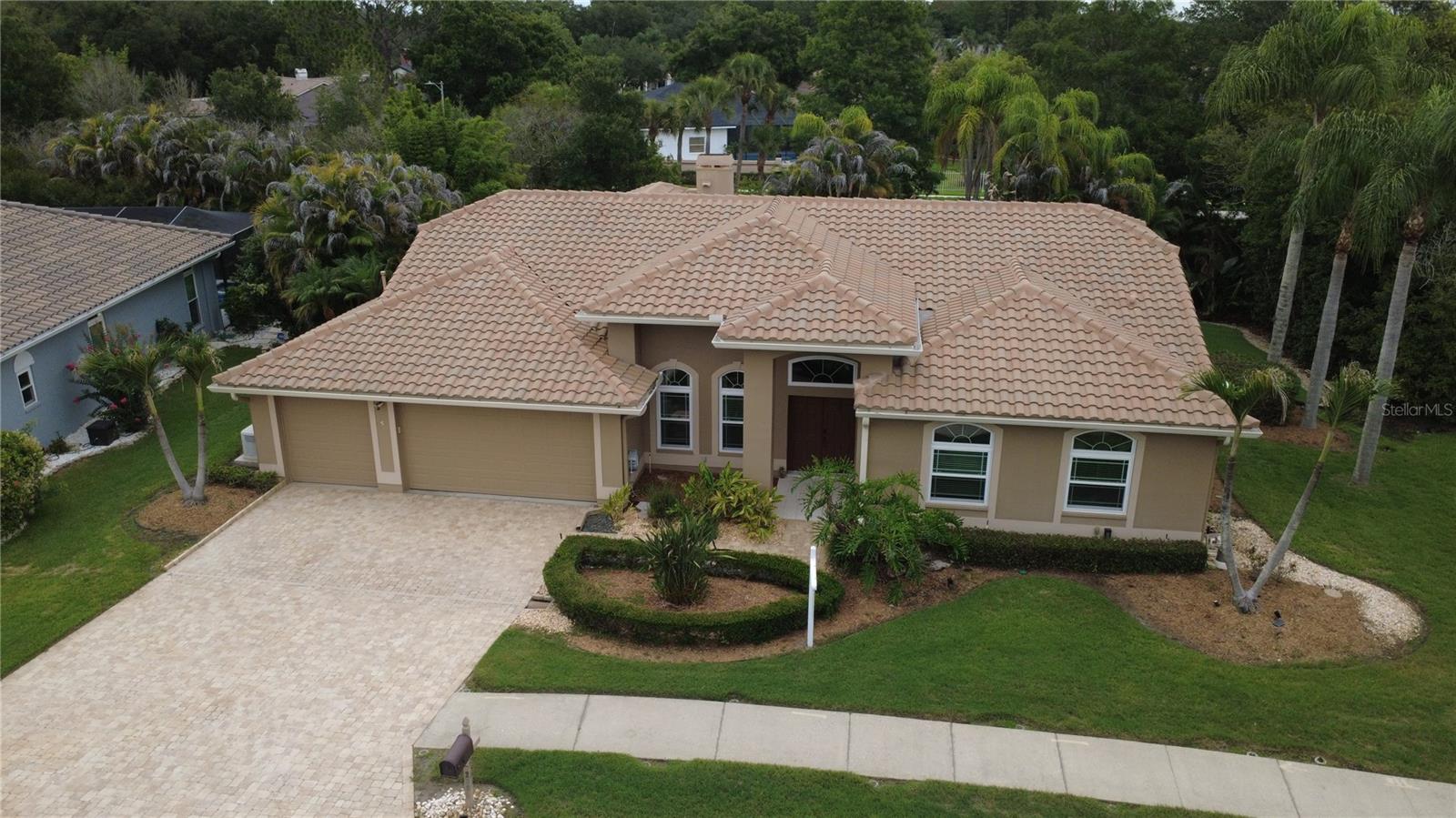 2303 Oxford Court, FL