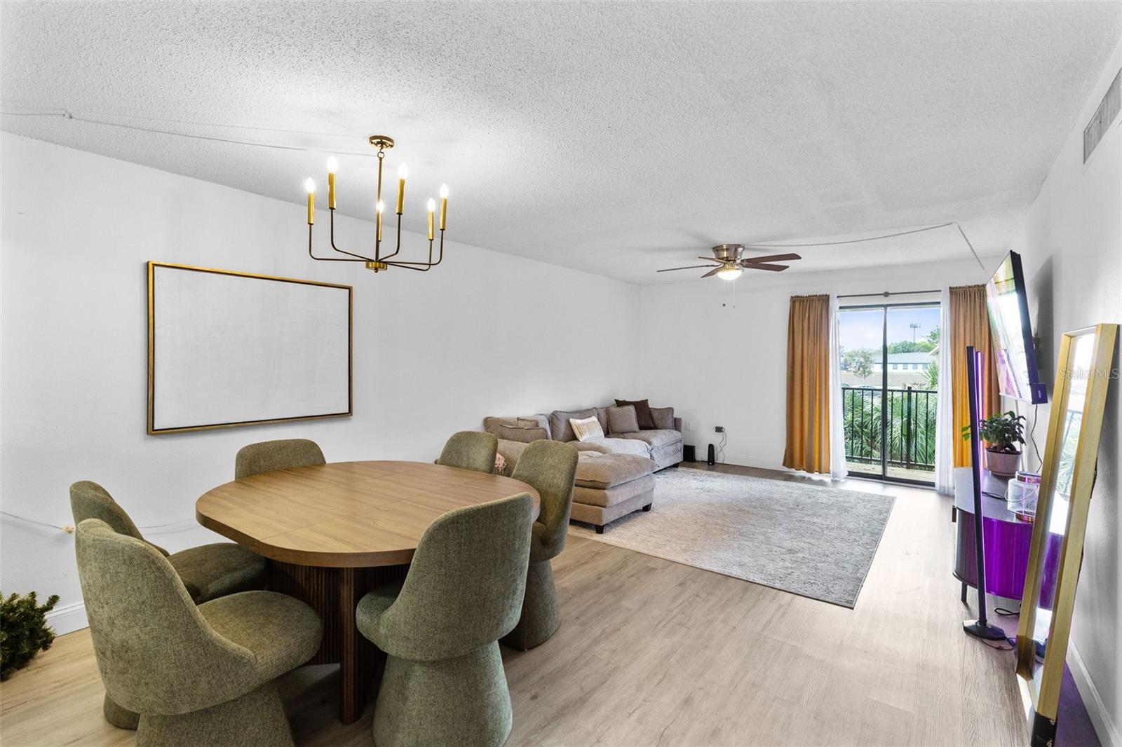 278 Scottsdale Square, FL