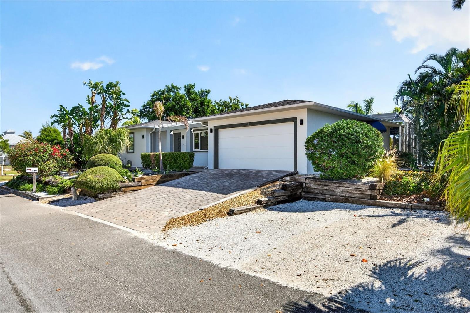 550 De Narvaez Drive, FL
