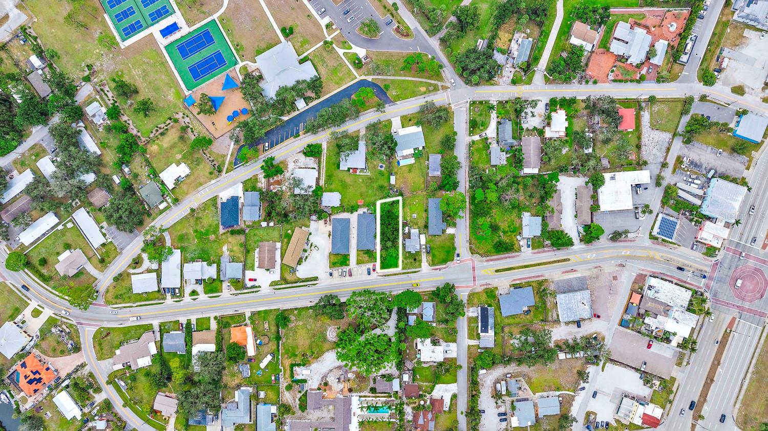 Colonia Lane, FL