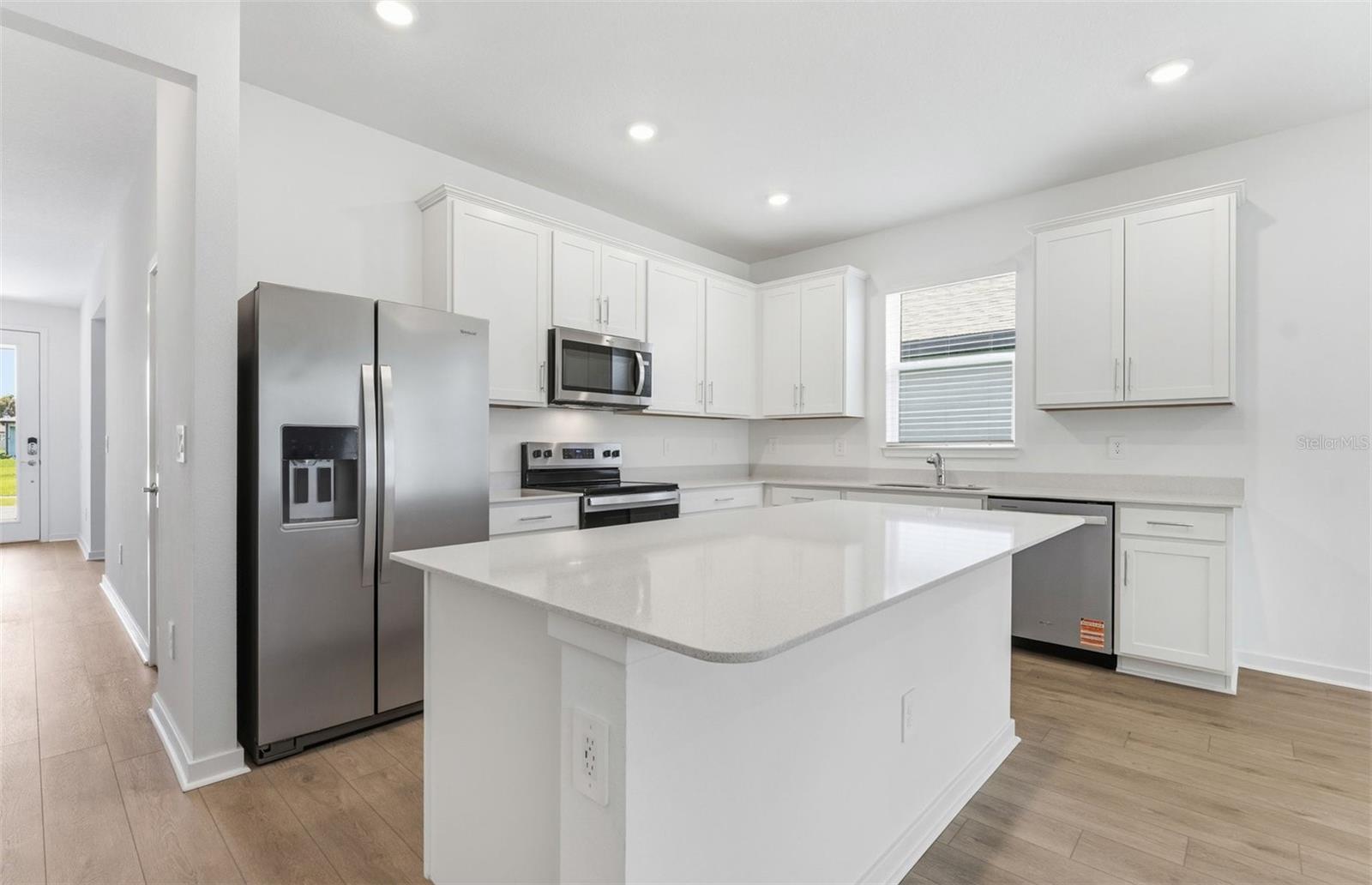 9821 Redwood Heights Loop, FL