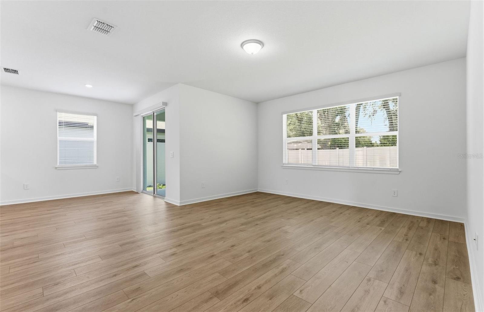 9821 Redwood Heights Loop, FL