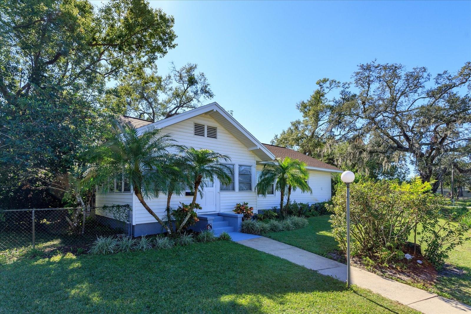 310 Concord Dr, FL