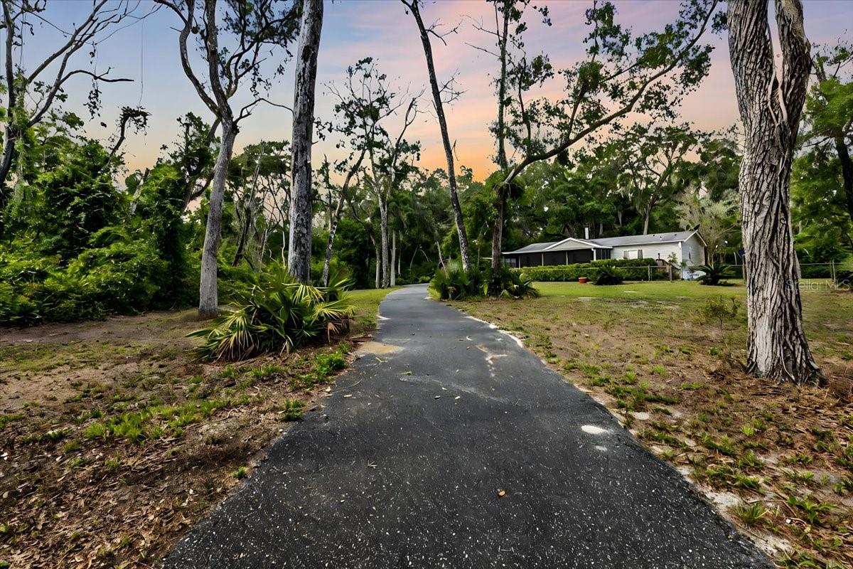 303/305 290th Avenue, FL
