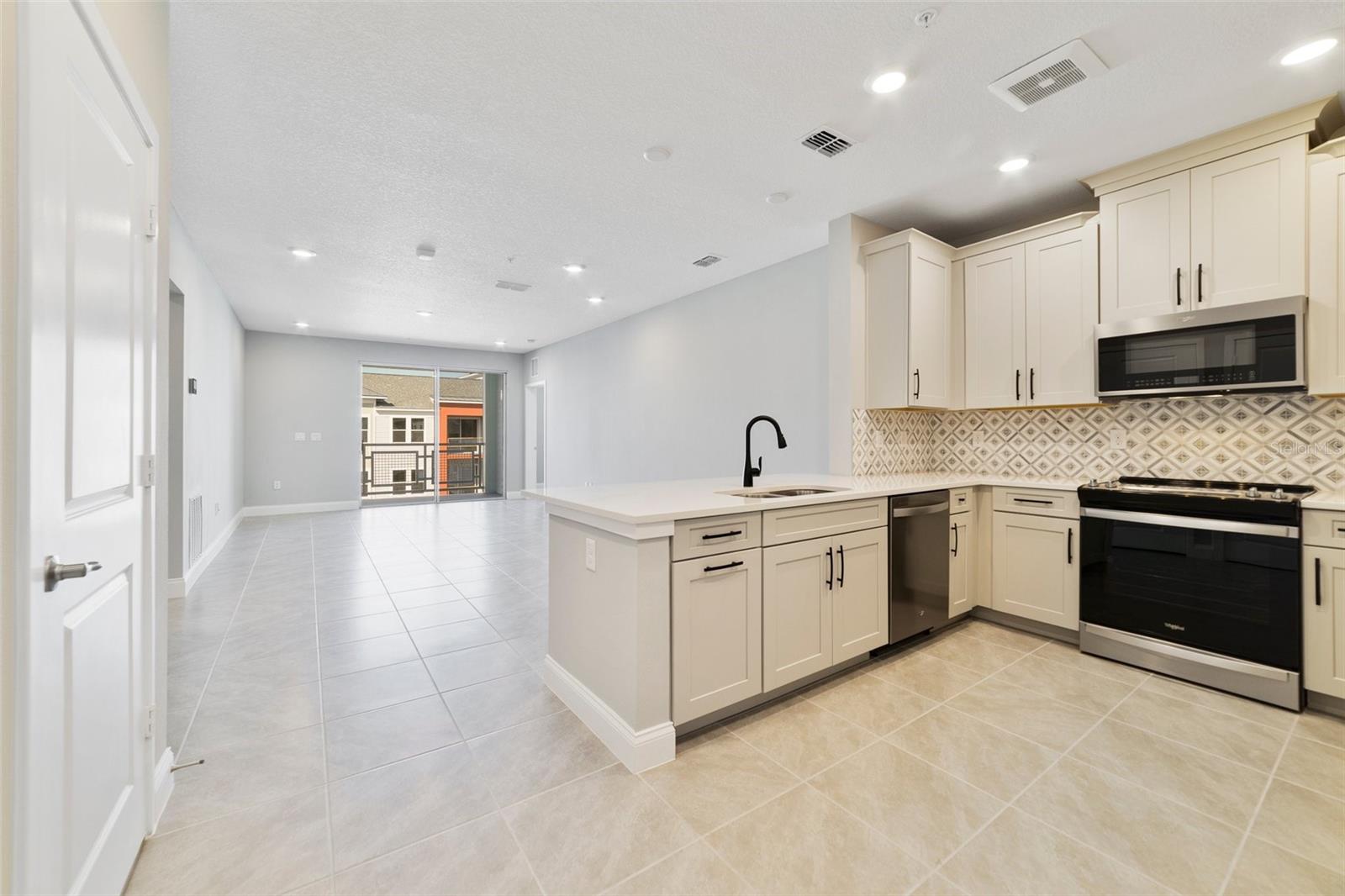 7557 Laureate Boulevard, FL