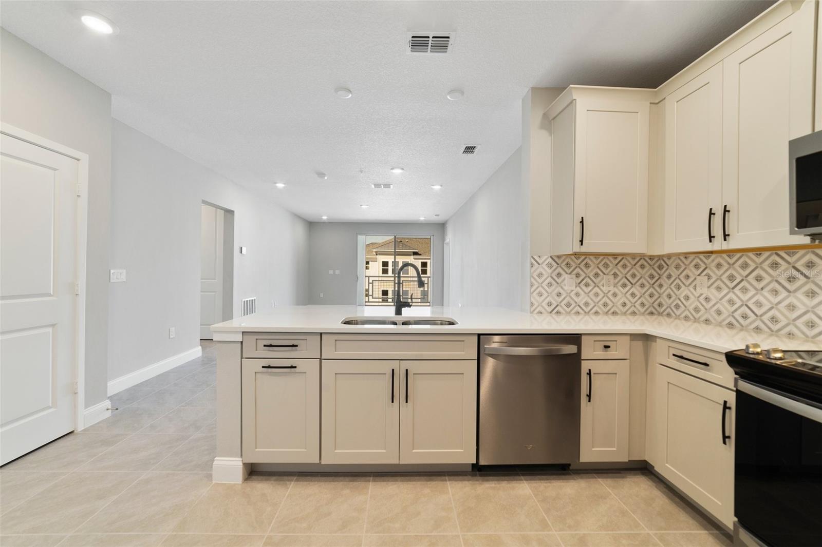 7557 Laureate Boulevard, FL