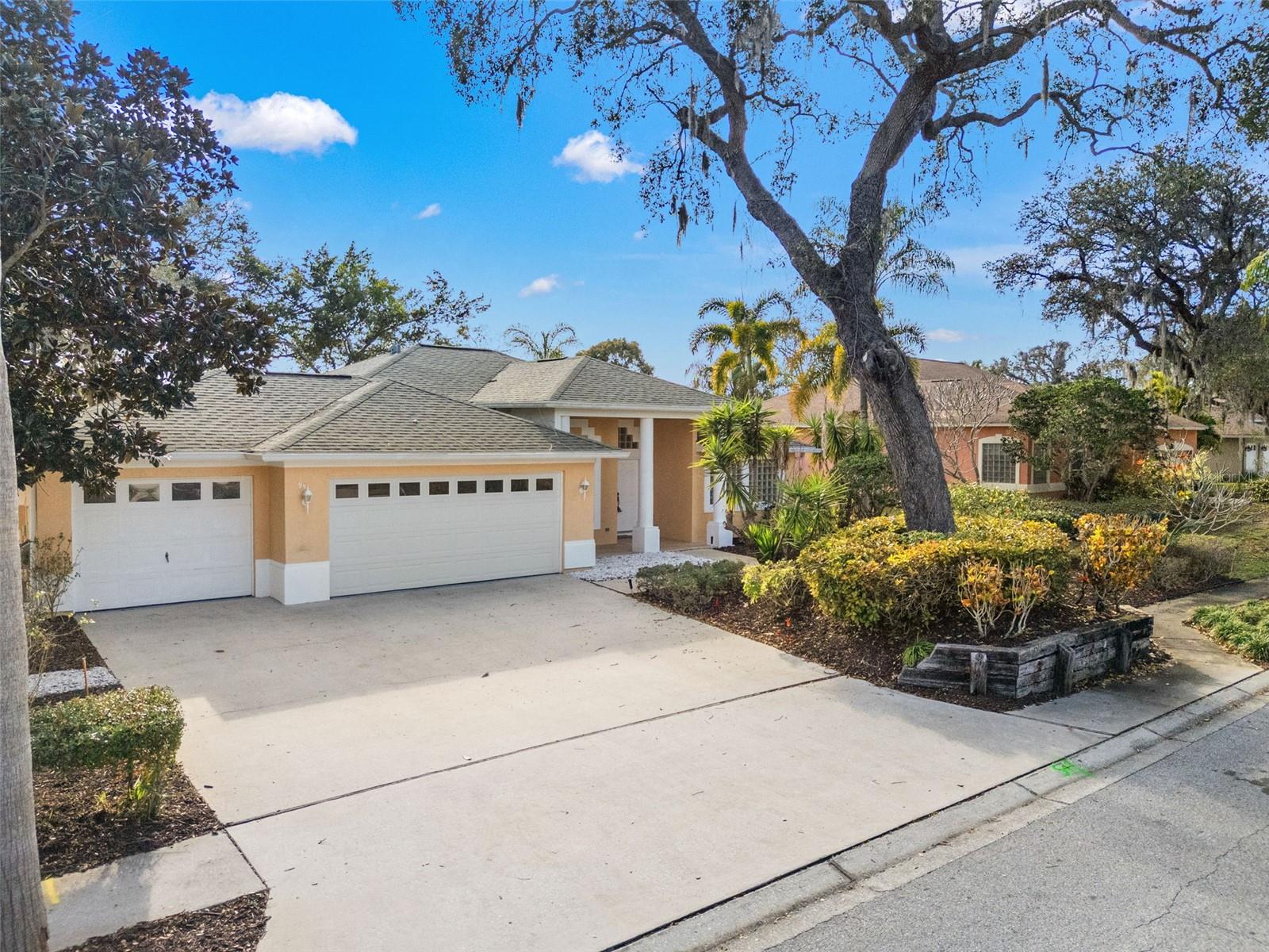 958 Ridgewood Ter, FL
