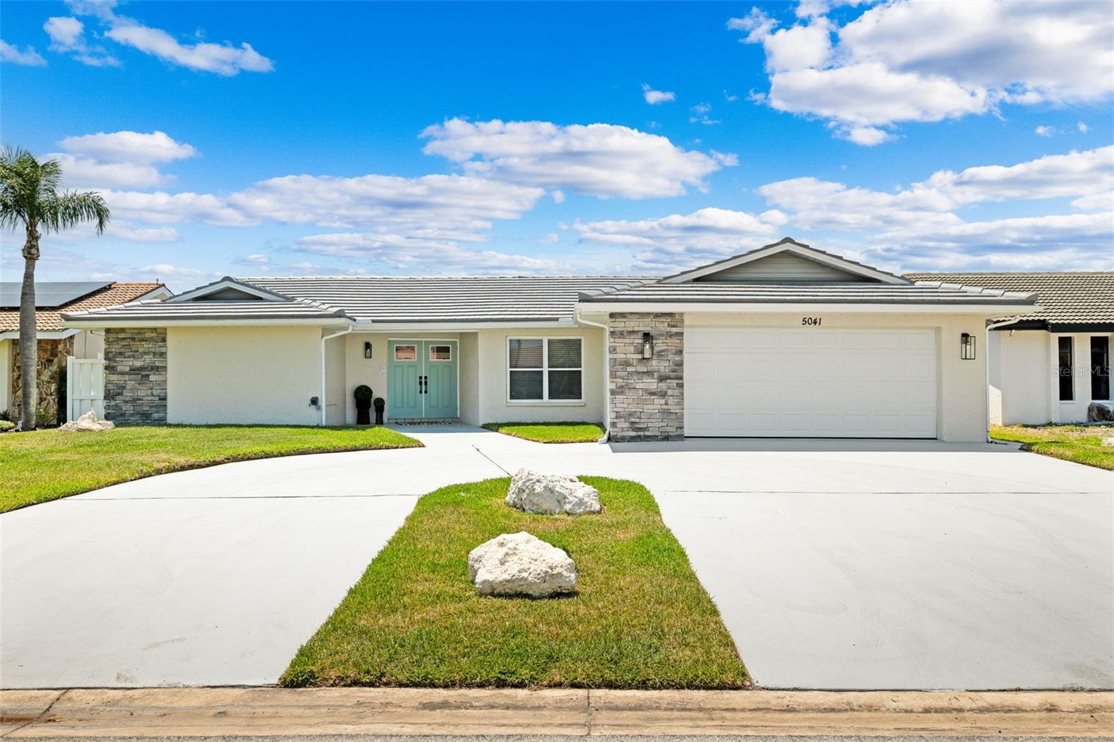 5041 Cabrilla Court, FL