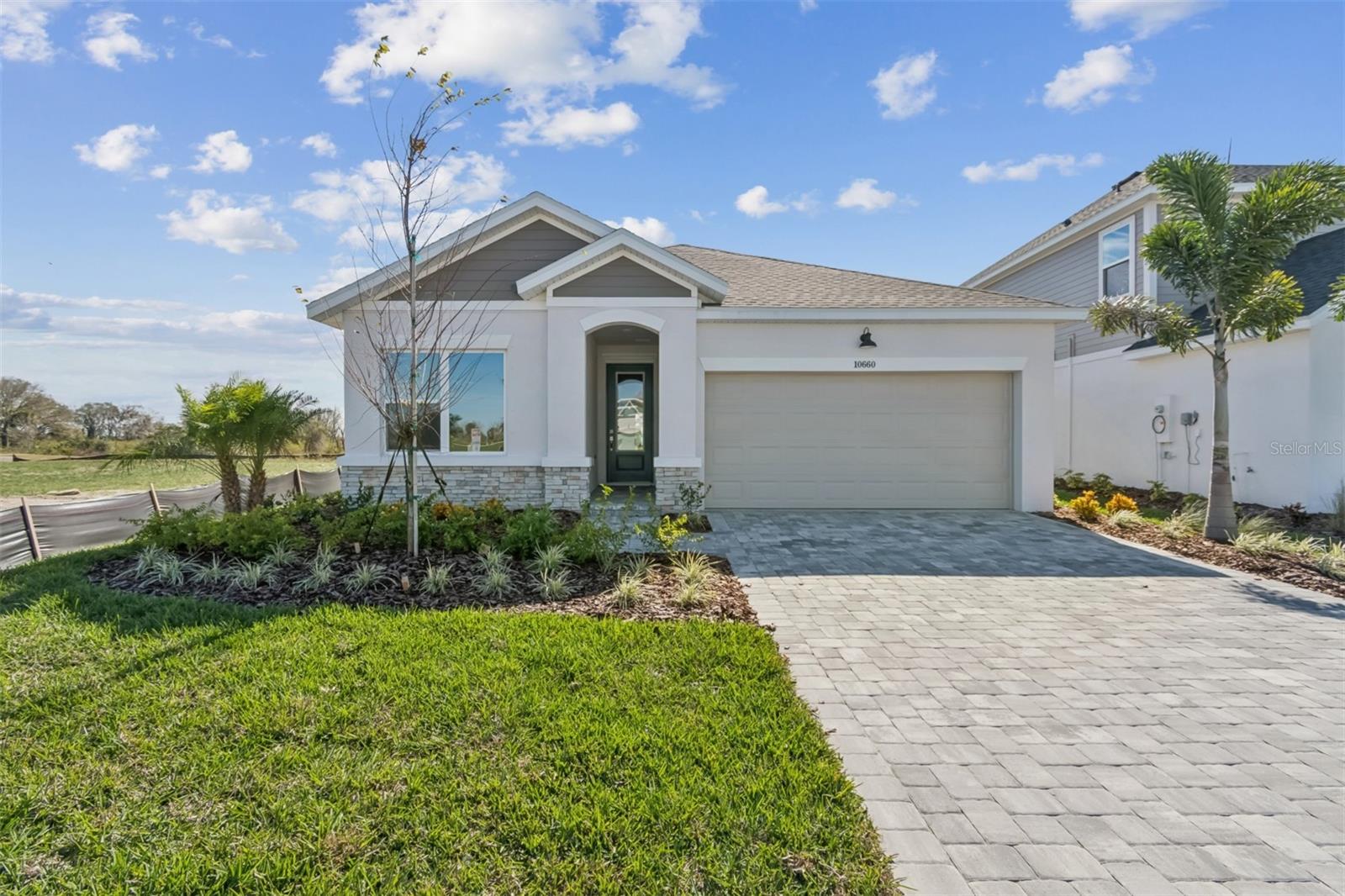 10660 Crescent Creek Xing, FL