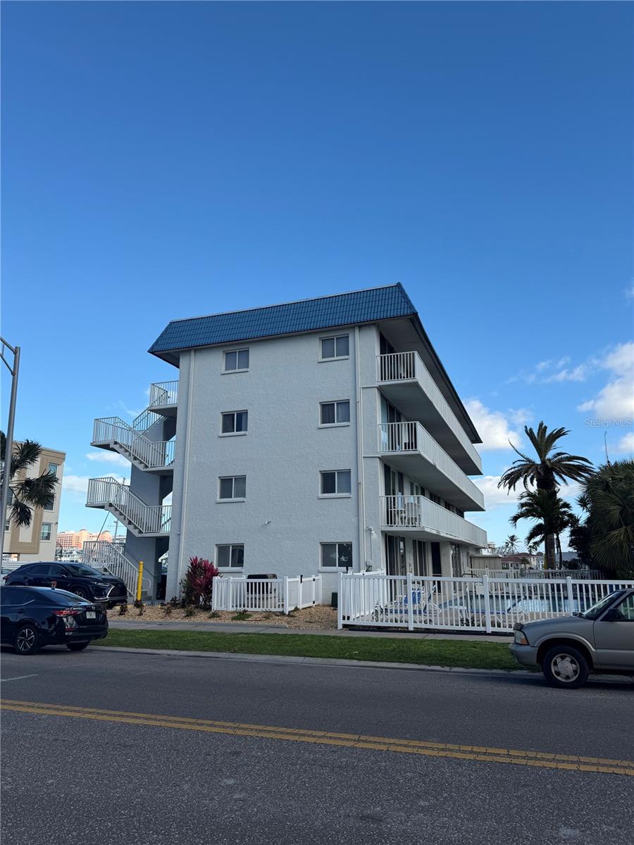 800 Bayway Blvd #16, FL