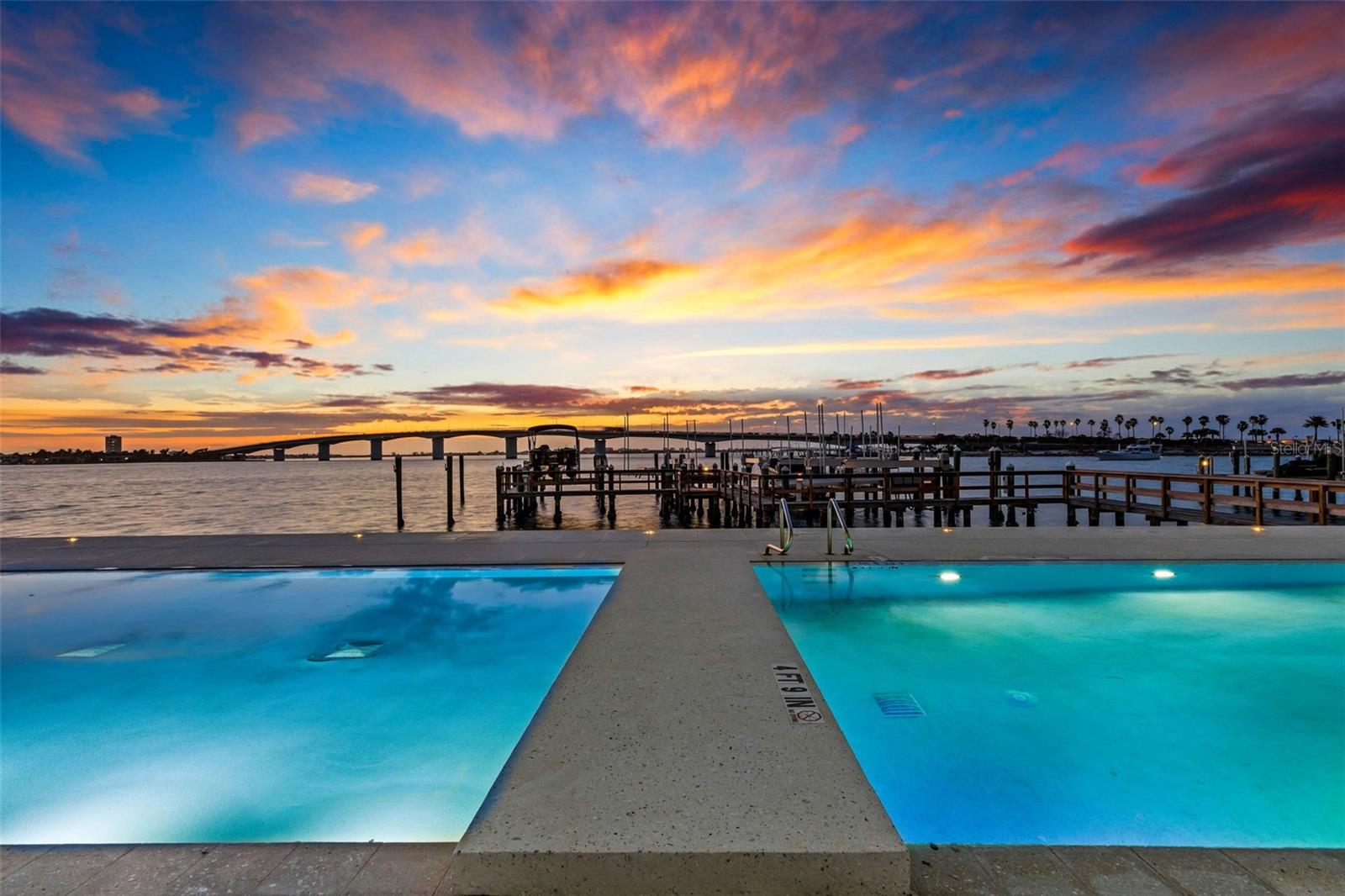 280 Golden Gate Point, FL