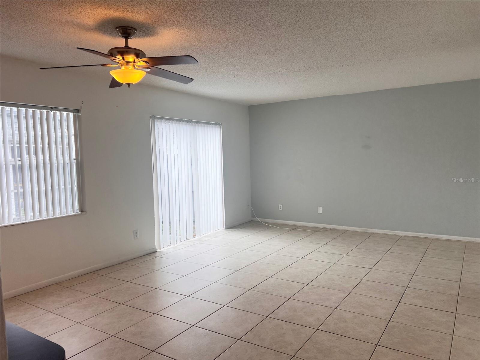 1000 Semoran Boulevard, FL