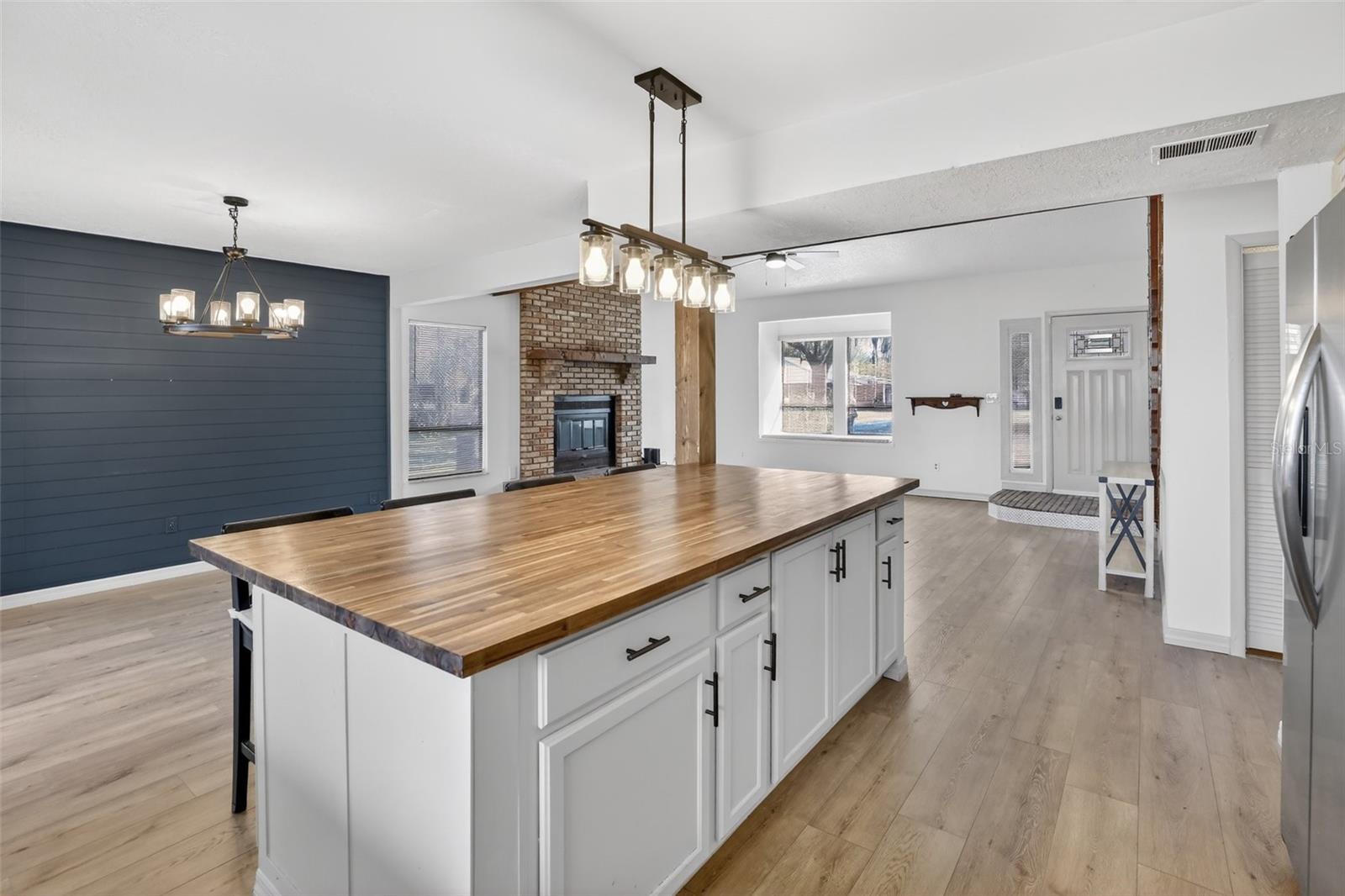 1595 Shady Oak Drive, FL
