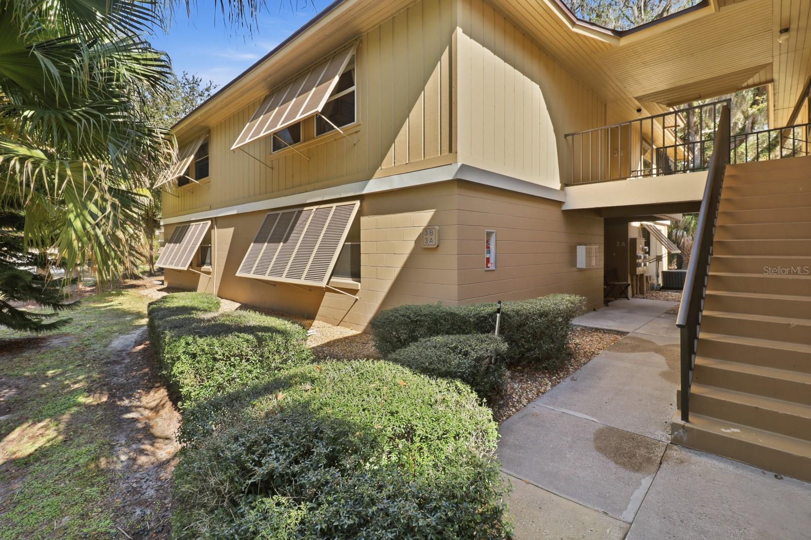 120 Hibiscus Woods Ct #3b, FL