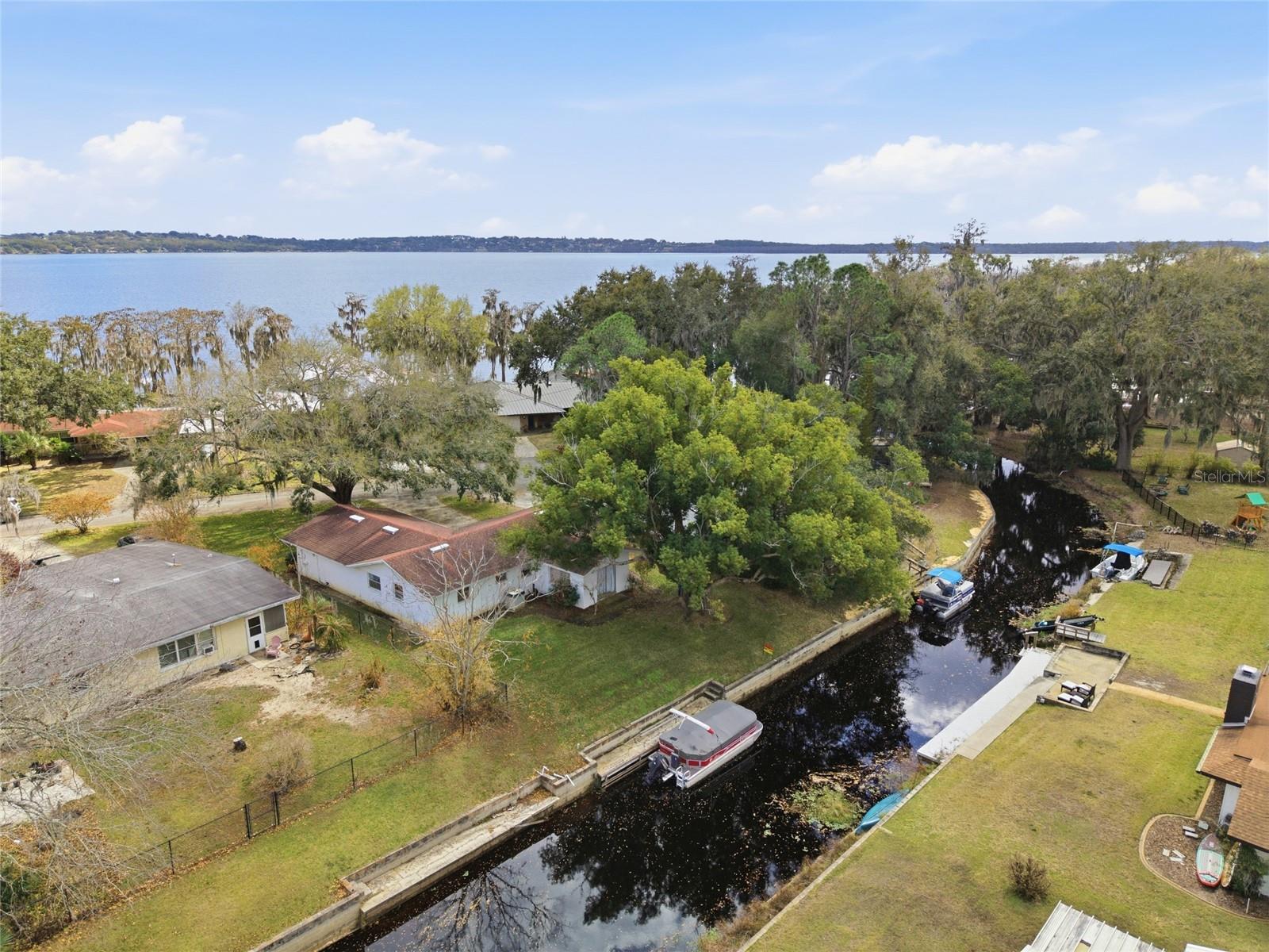 530 Mar Nan Mar Place, FL