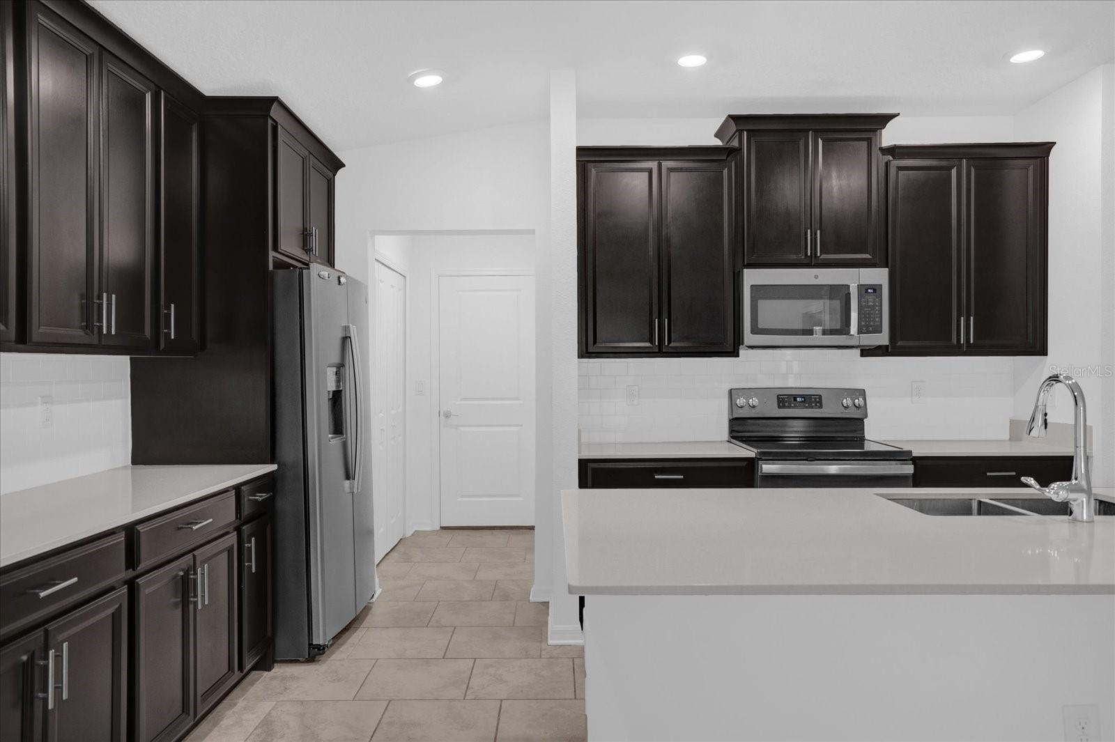 4712 Magnetite Loop, FL
