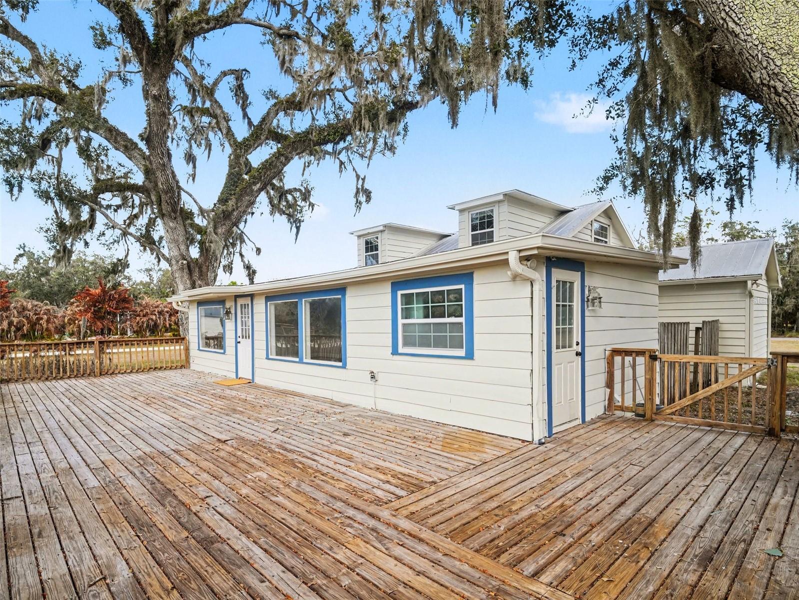 6305 Jim Davis Rd, FL