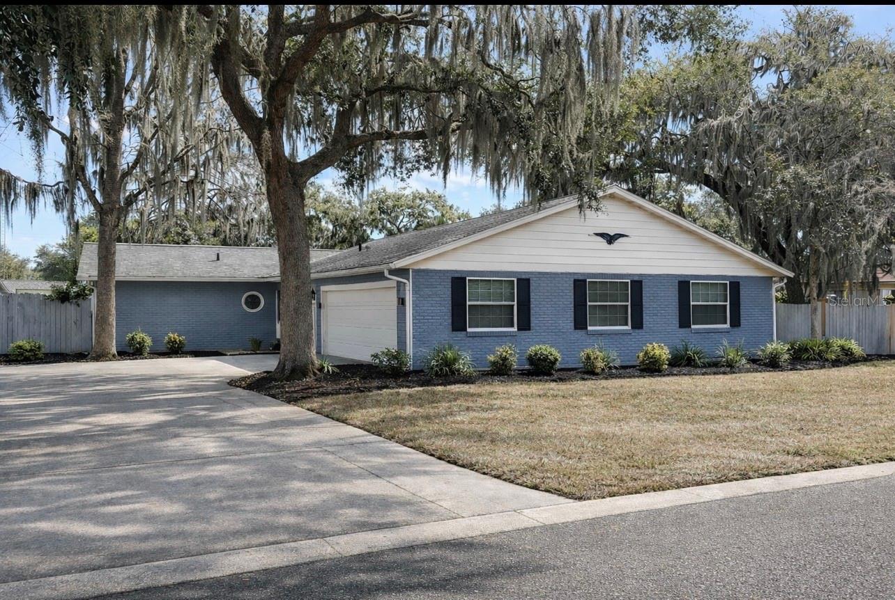 201 Frosti Way, FL