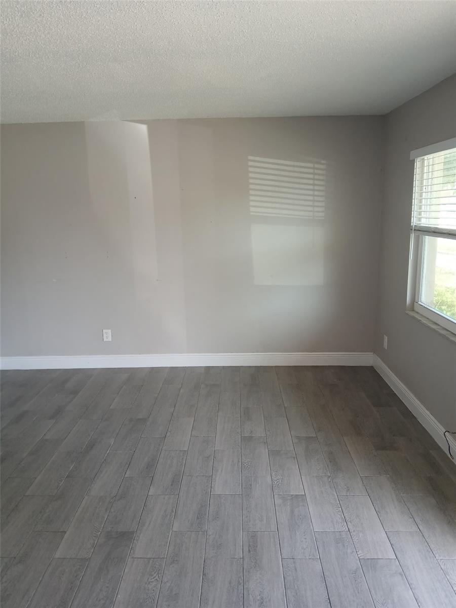 38939 North Avenue, FL