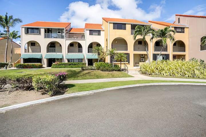 166 Beach Village, PR