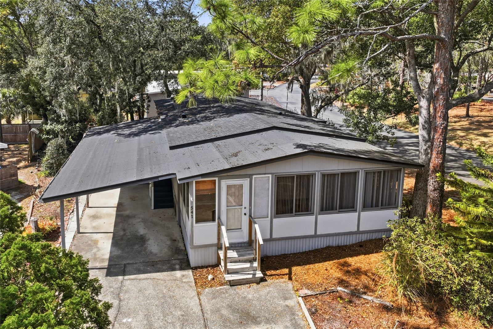 541 Club Court, FL