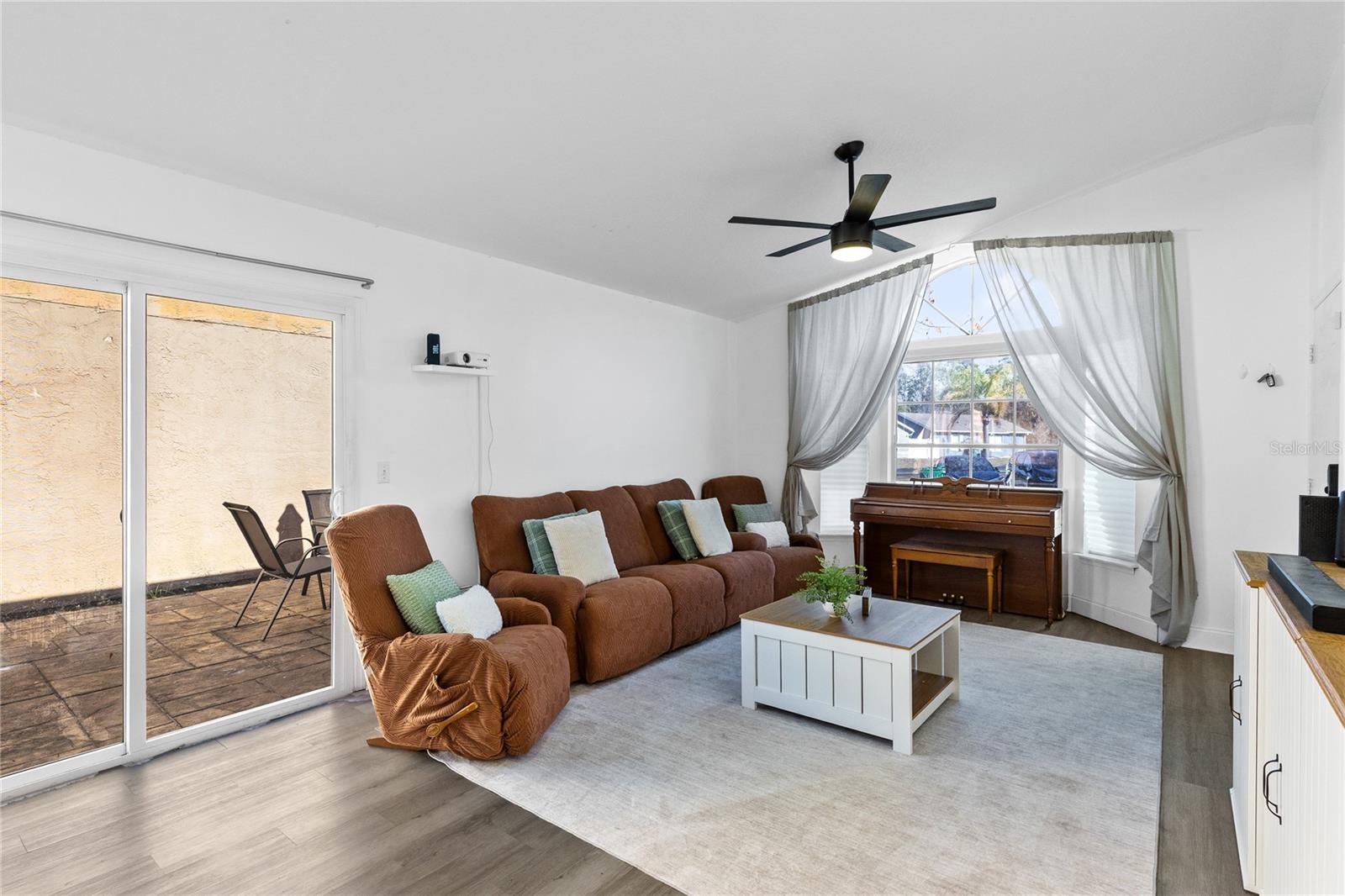 421 Horizon Drive, FL