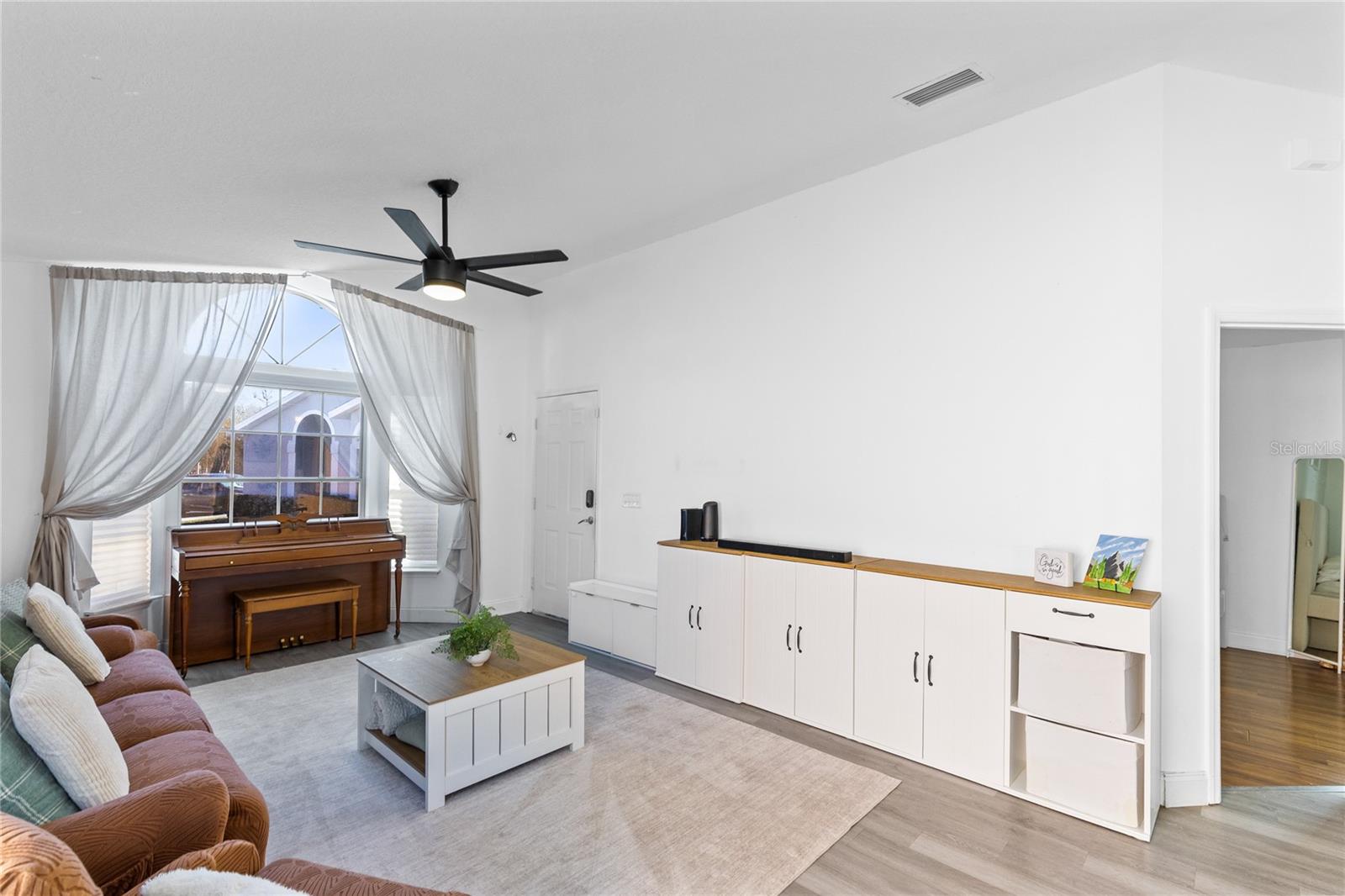 421 Horizon Drive, FL