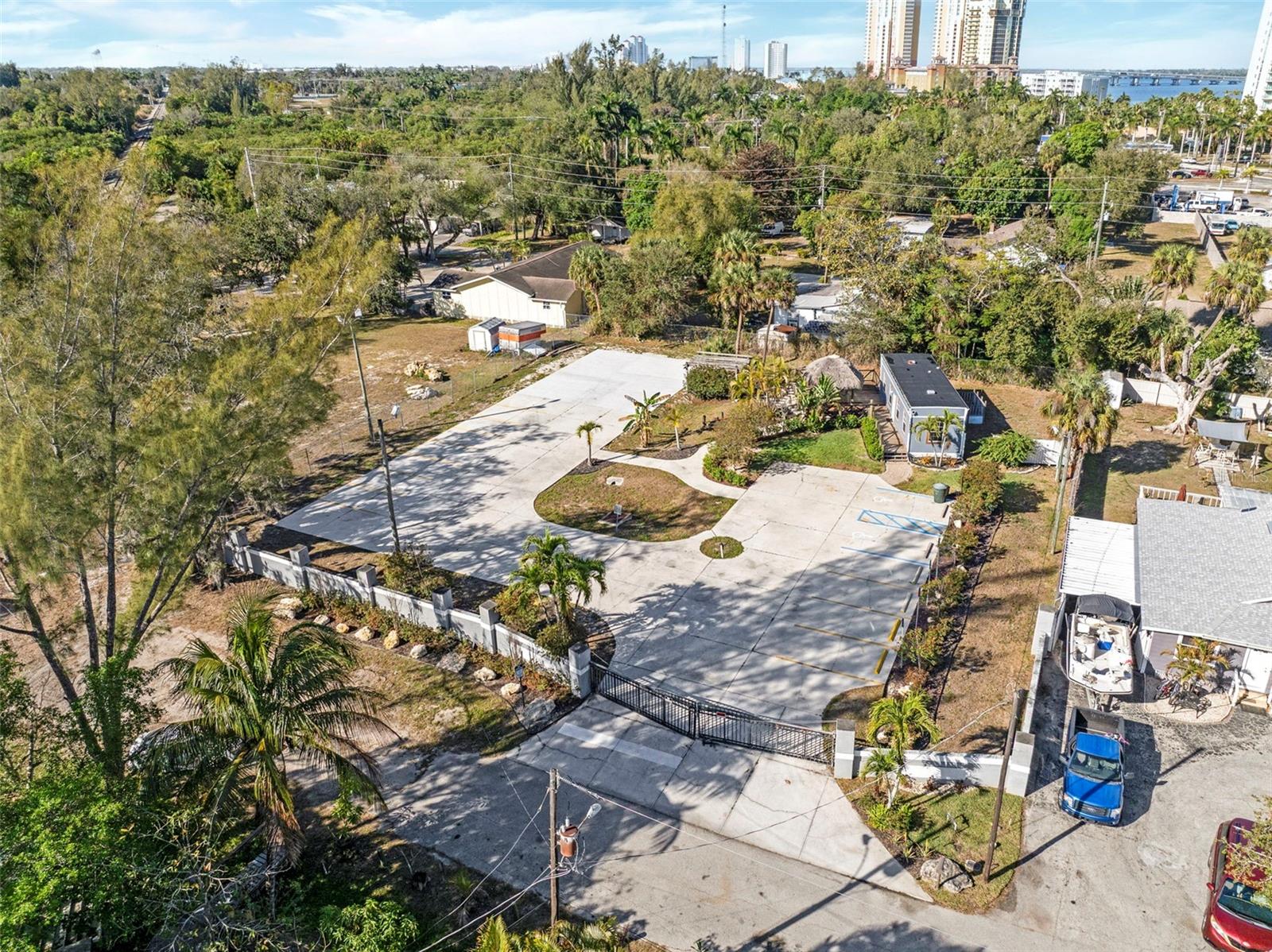 1280 & 1290 Williams Street, FL