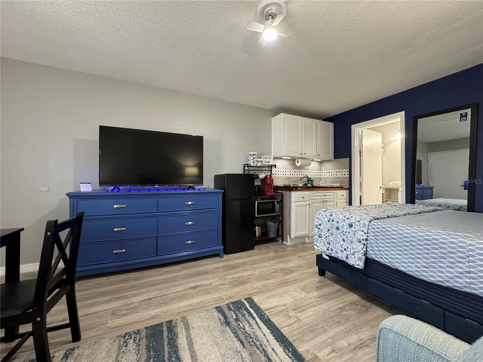7150 Tamiami Trail, FL