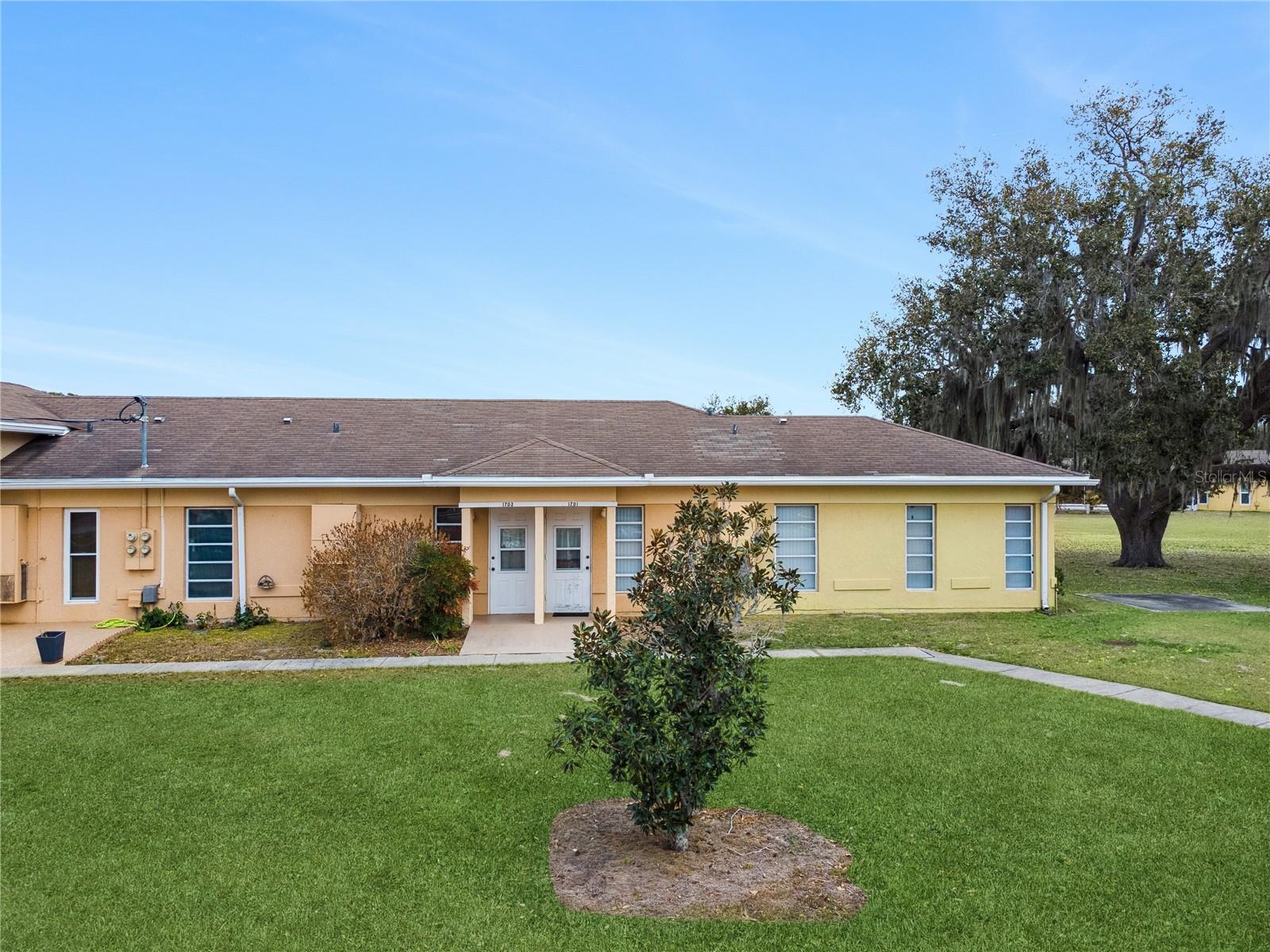 1703 Club Cir, FL