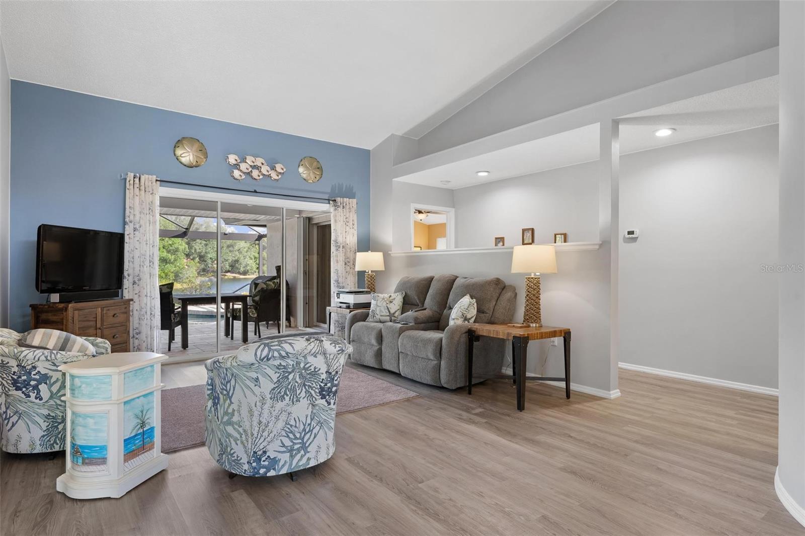 5009 Southern Pine Circle, FL