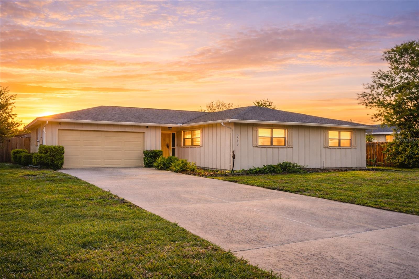 743 Knollview Blvd, FL