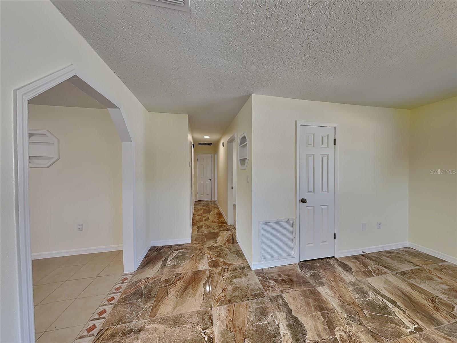 465 Oak Drive, FL