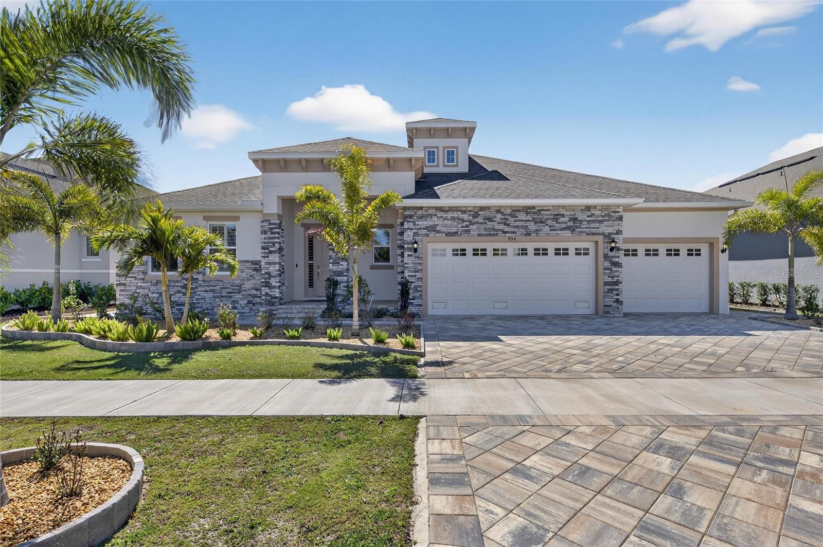 994 Signet Drive, FL
