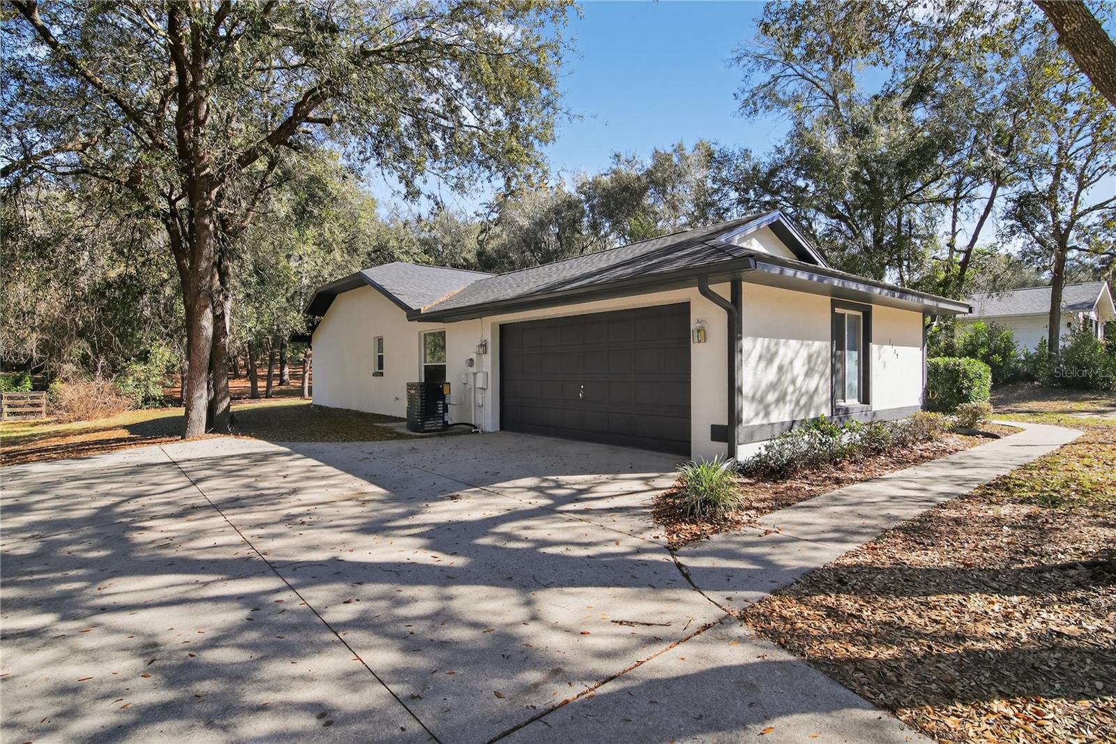1139 E Mckinley St, FL