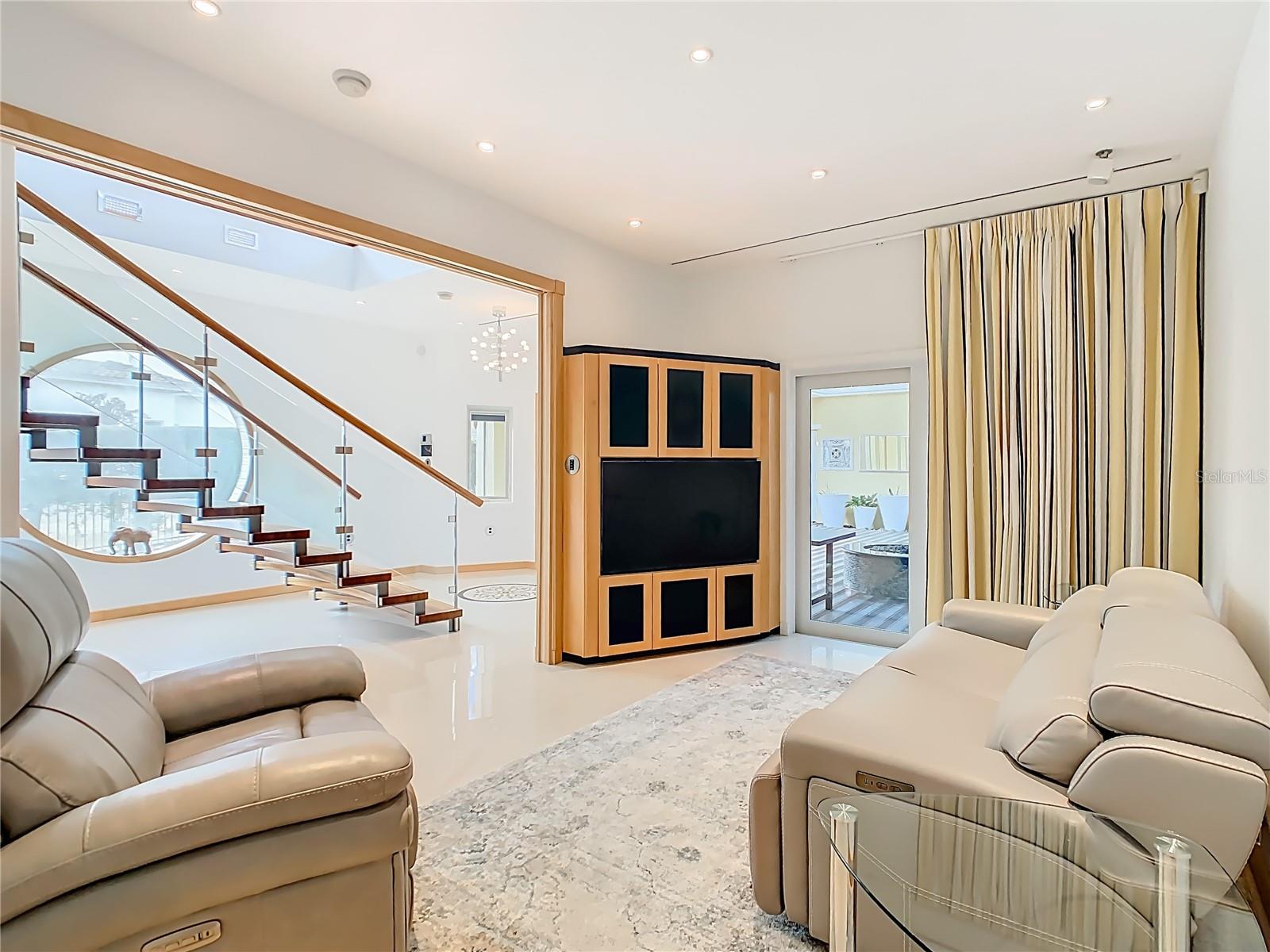 917 Desert Mountain Court, FL