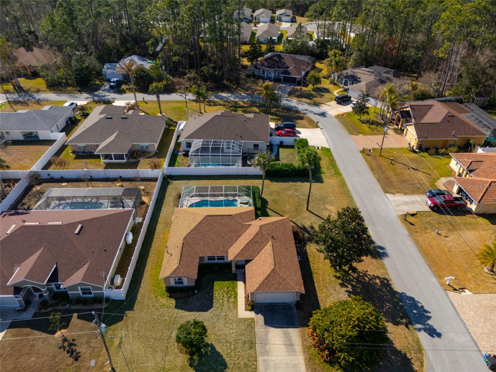 2 Edwin Ln, FL
