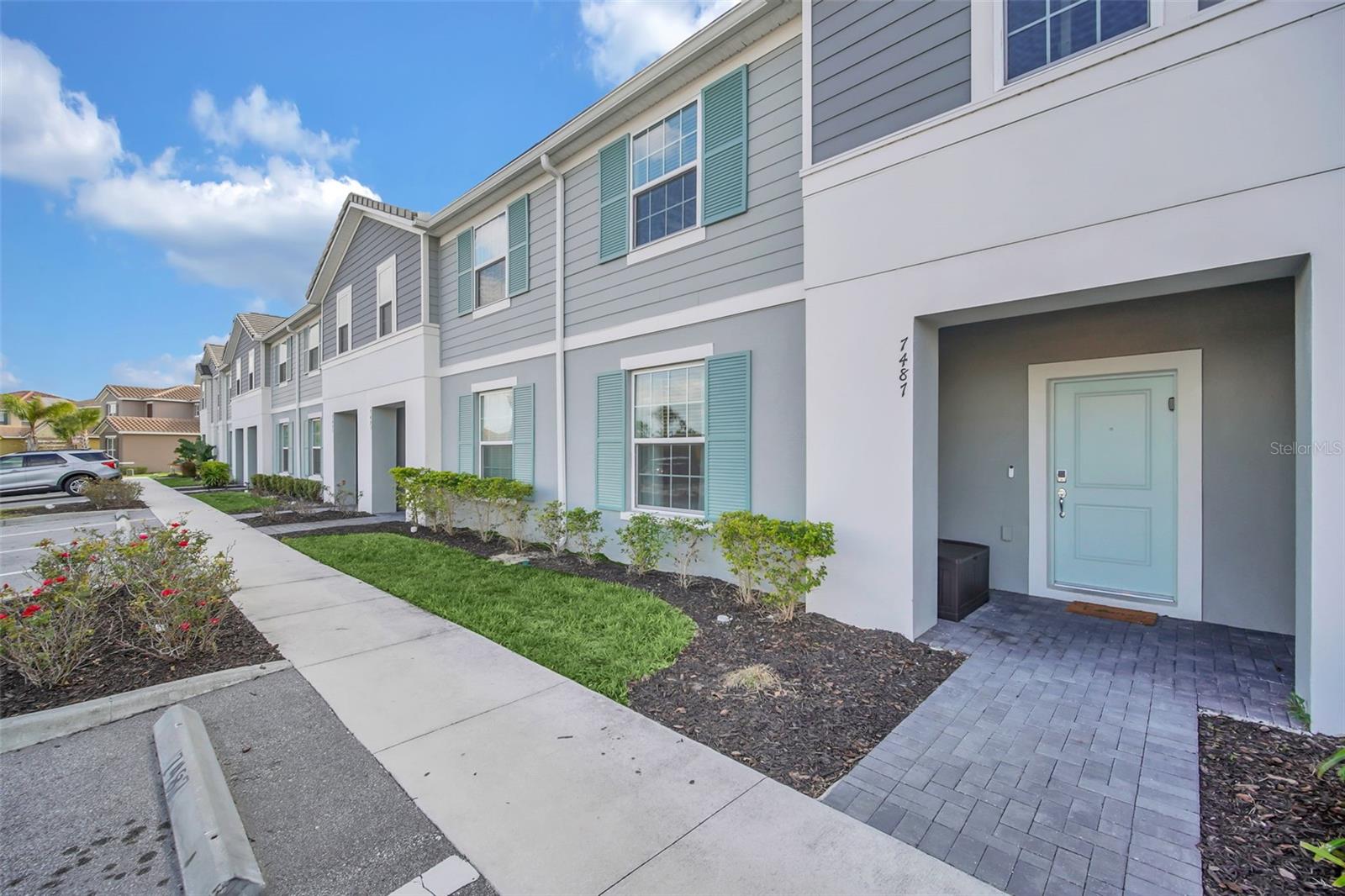 7487 Oakmoss Loop, FL