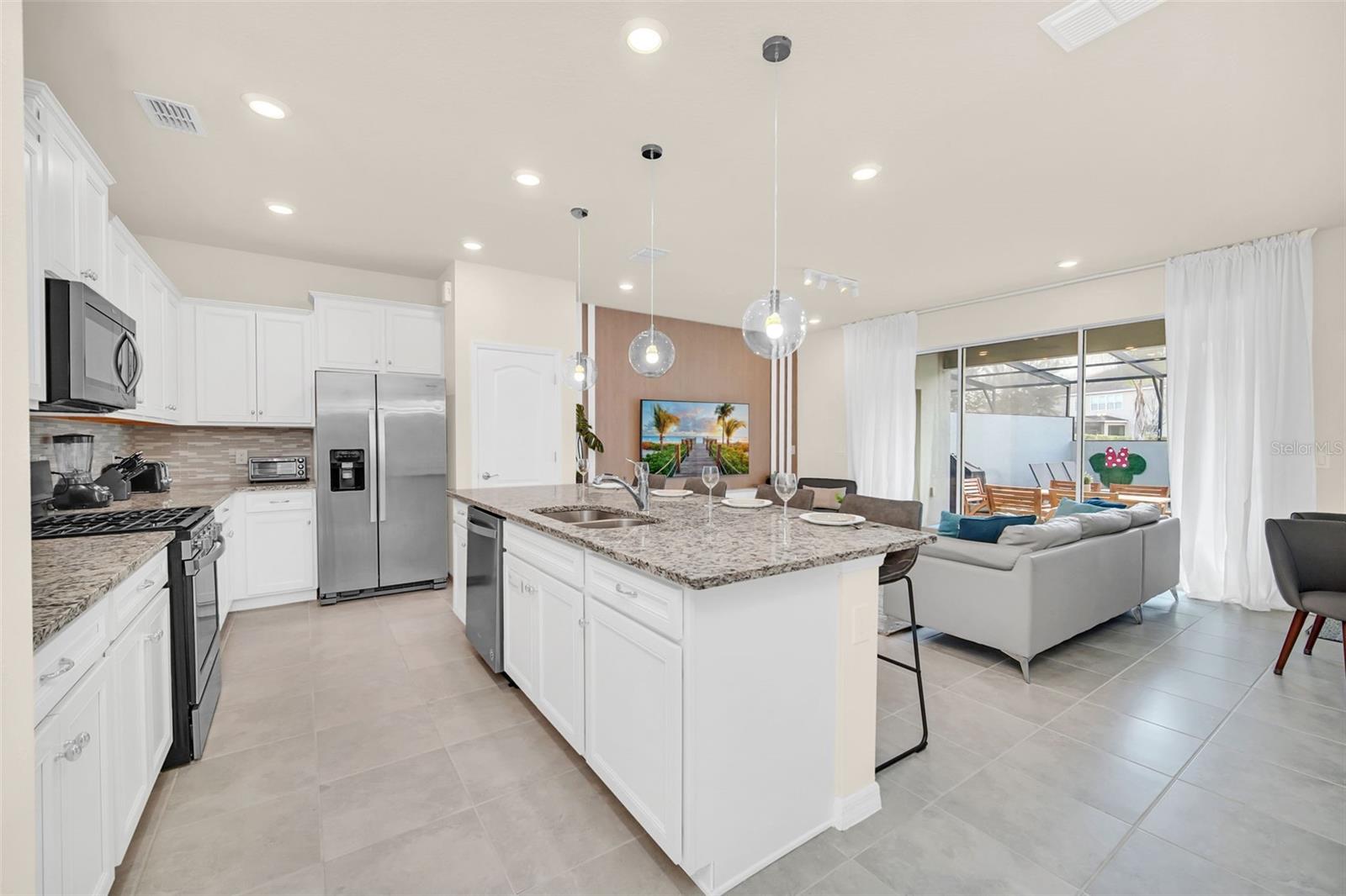 7487 Oakmoss Loop, FL