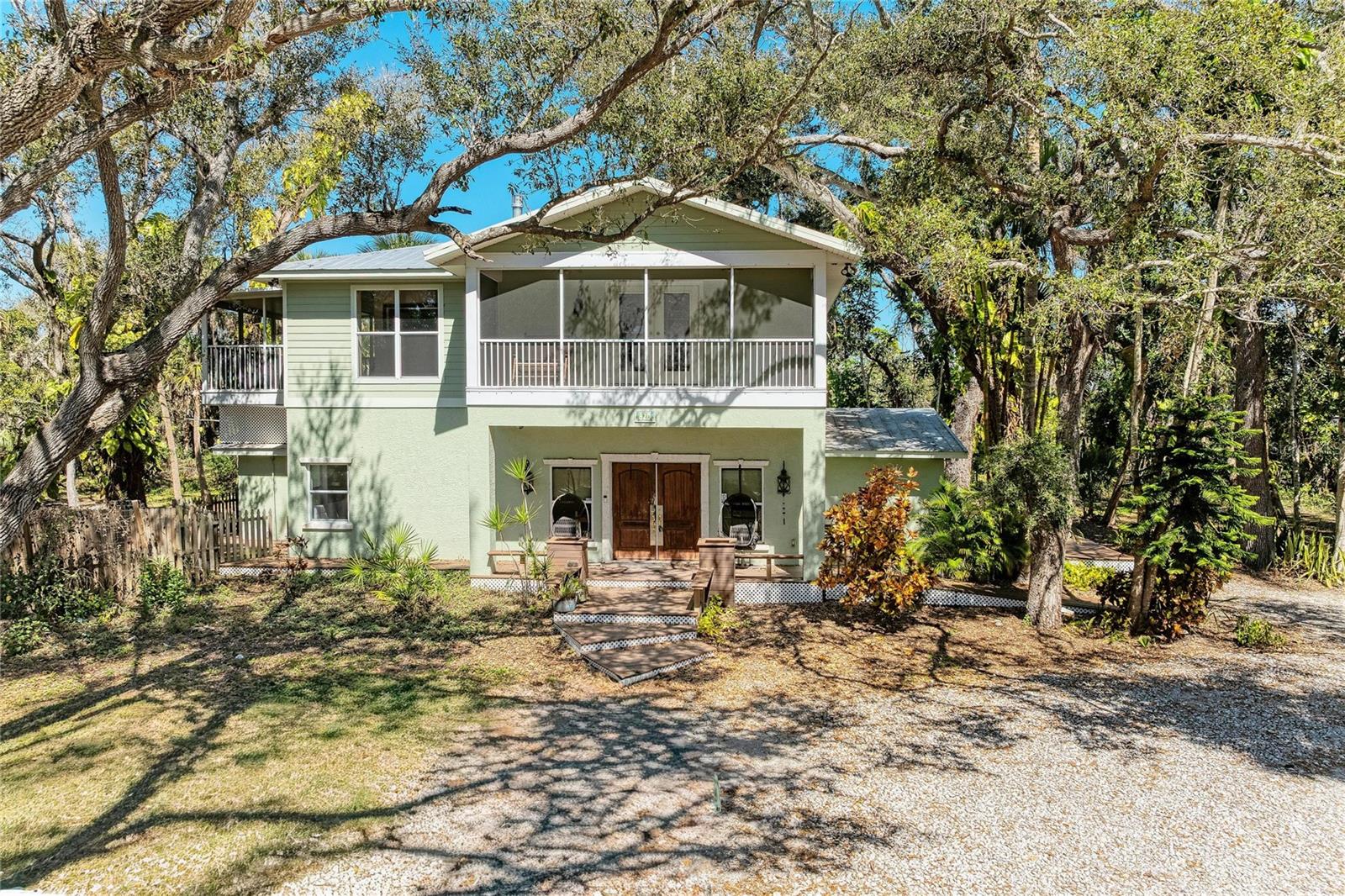 820 N Elm St, FL