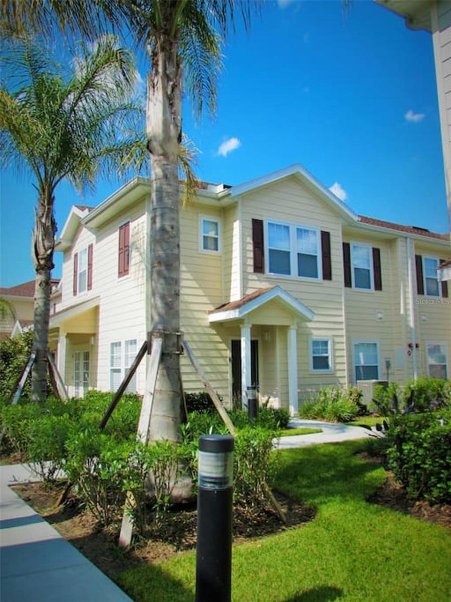 8933 Shine Dr, FL