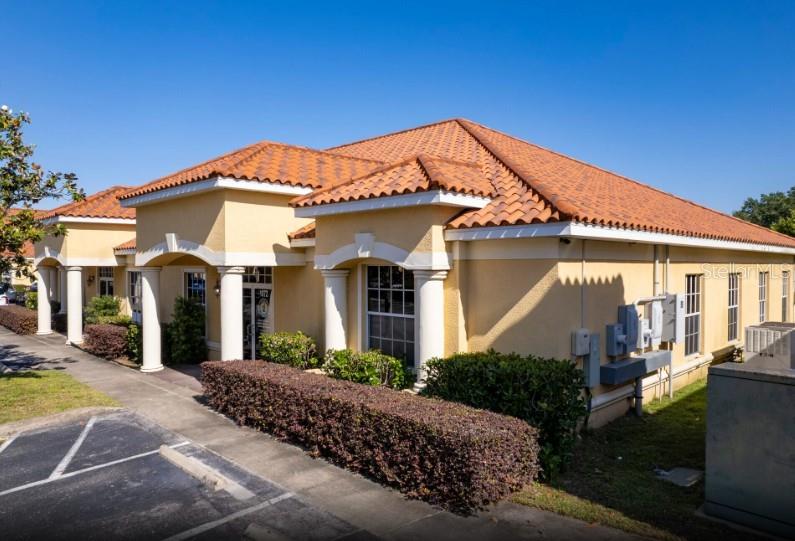 1070 E Brandon Blvd, FL