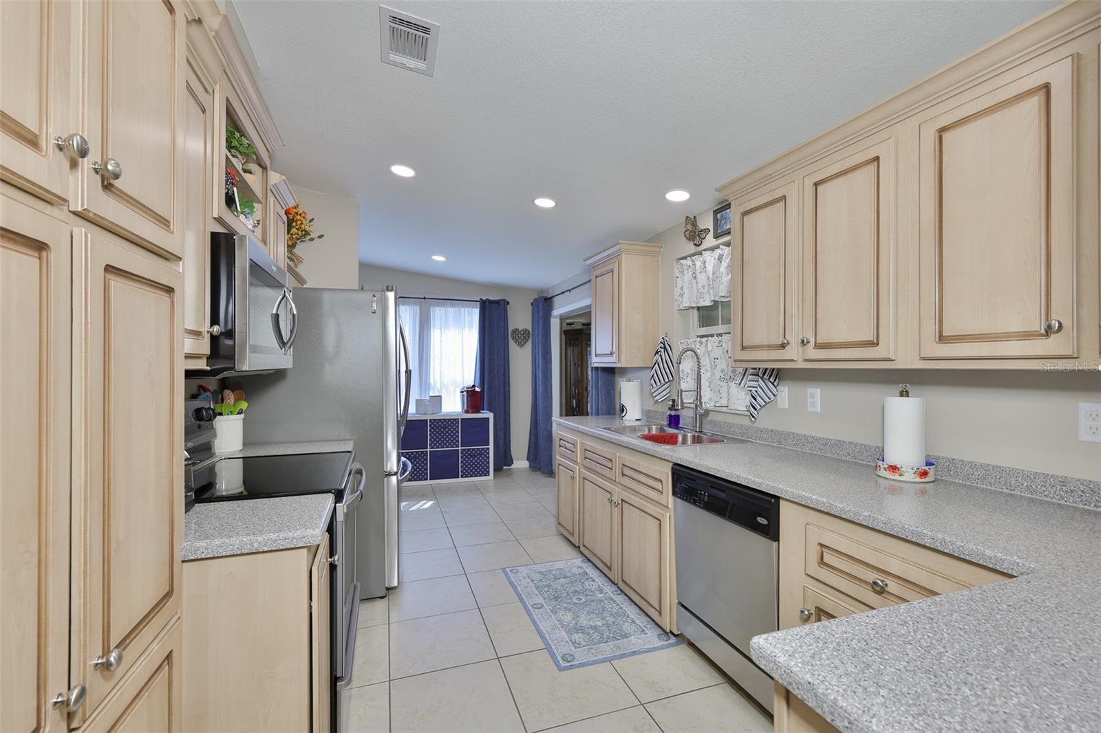 37041 Neukom Avenue, FL