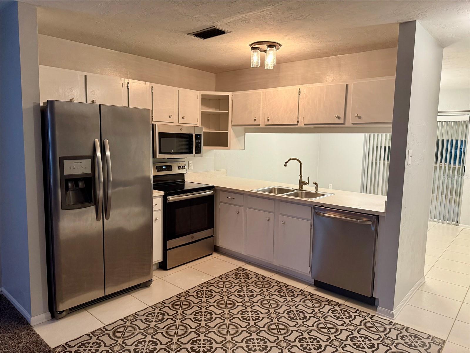 1004 Hartford Drive, FL