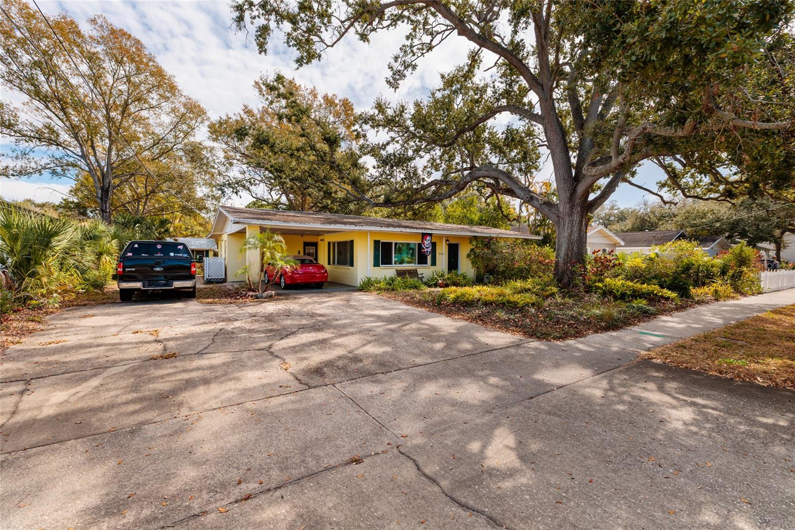 2306 Lois Avenue, FL